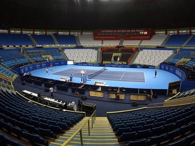 Sonorização profissional FDB em ginásio esportivo e arena indoor