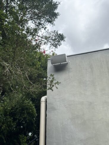 Rua da Música - caixa FDB na parede externa